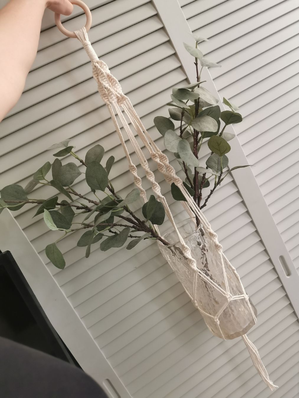 Tutte le decorazioni: Makramee Pflanzenhänger/Blumenampel, Boho-Stil – Nuovo (secondo la descrizione) da St. Gallen venduto da vi_fi