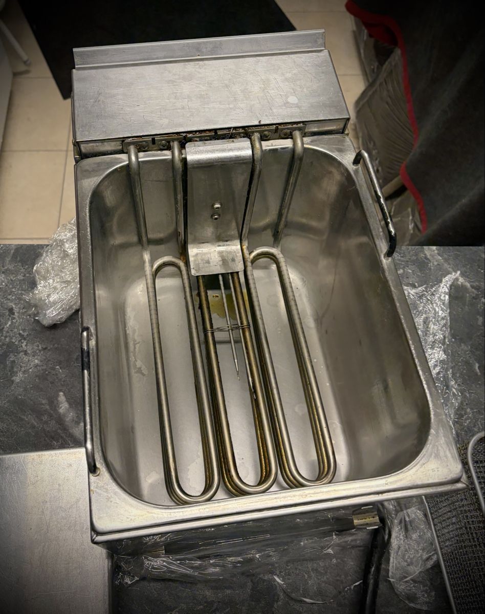 Cucine complete: Friteuse professionnelle inox 8 litres L 30 cm – Usato da Petit-Lancy venduto da jcj_xh59 6