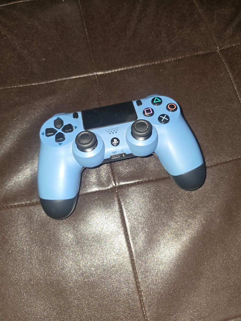 Sony Console: Sony PS4 Controller – Usato da Bronschhofen venduto da dvnb