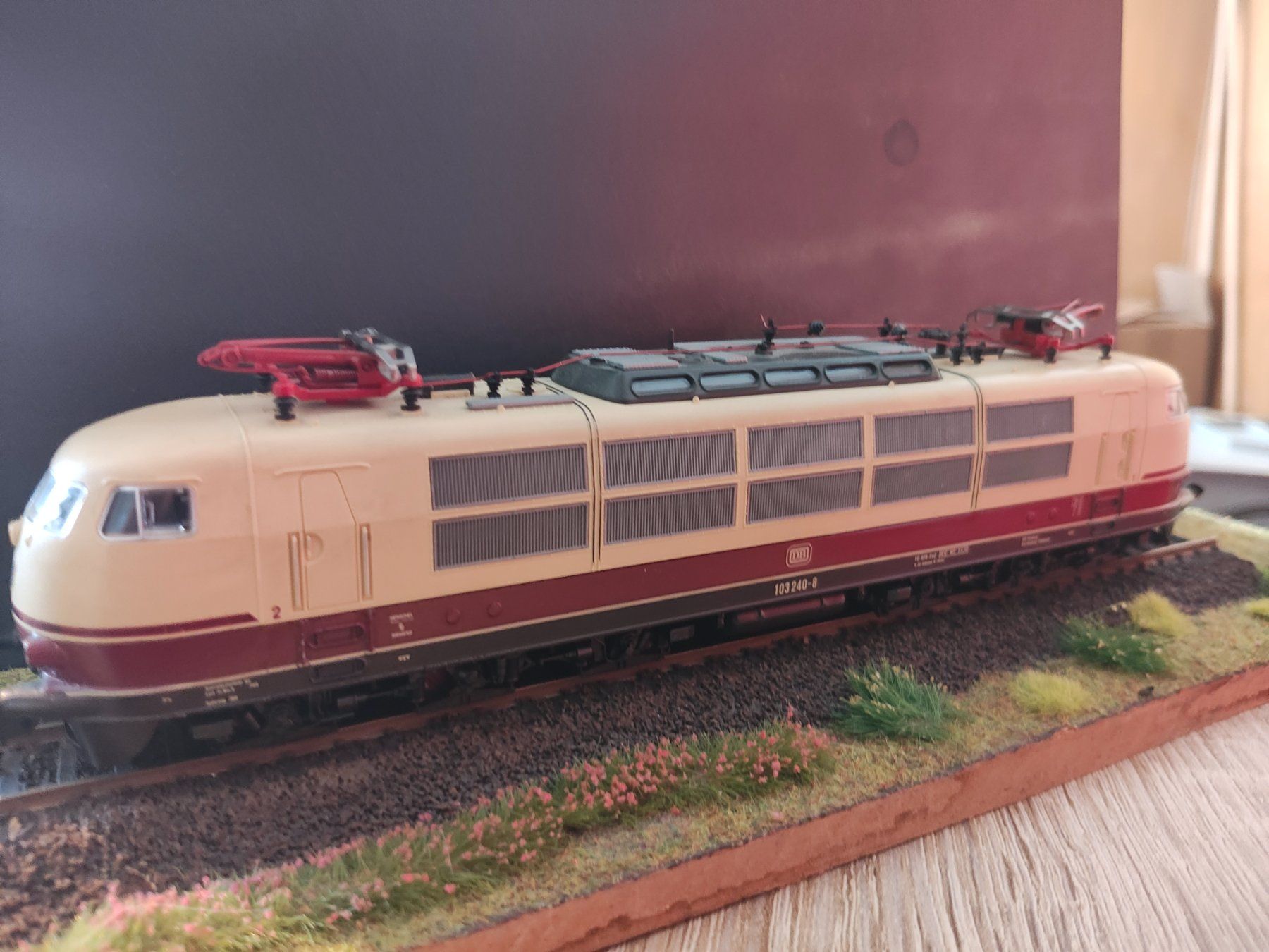 Roco Modelleisenbahnen: Roco BR 103 240-8 DB – Gebraucht aus Goldingen von MarkusB