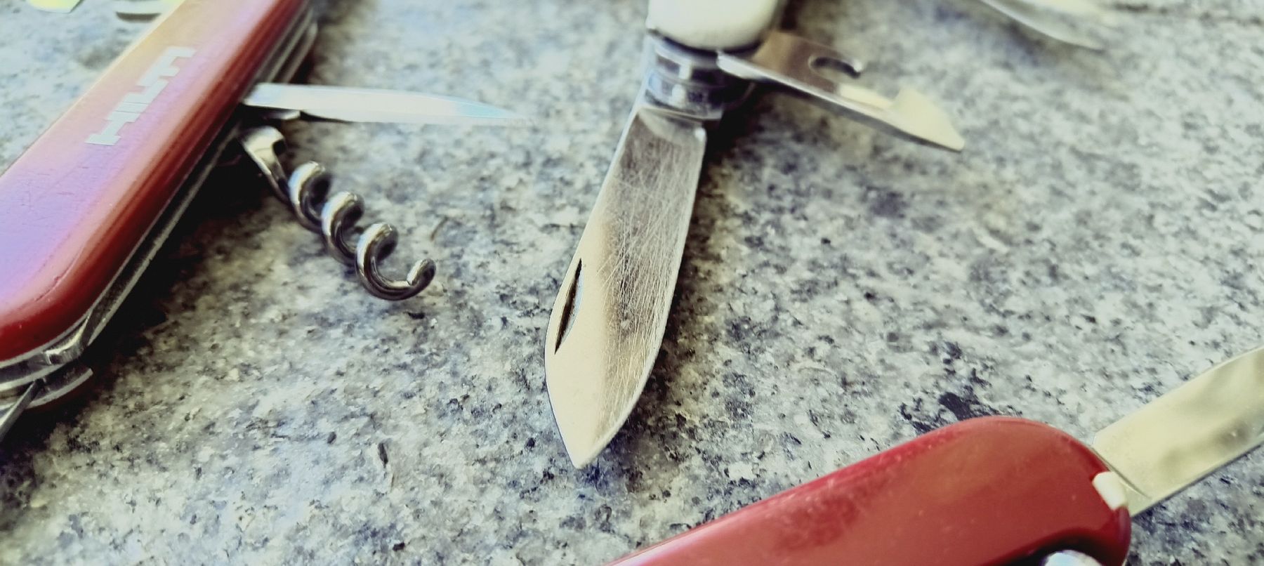 Victorinox Taschenmesser: 5 Sackmesser "DEFEKT" – Defekt aus Emmen von Mocck 1