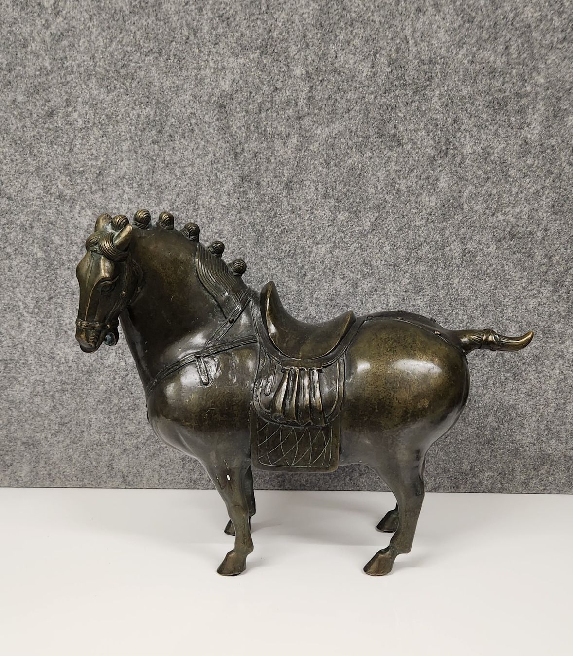 Statuette: Chinesisches Ming Pferd 4/6 – Usato da Wollerau venduto da CH8832