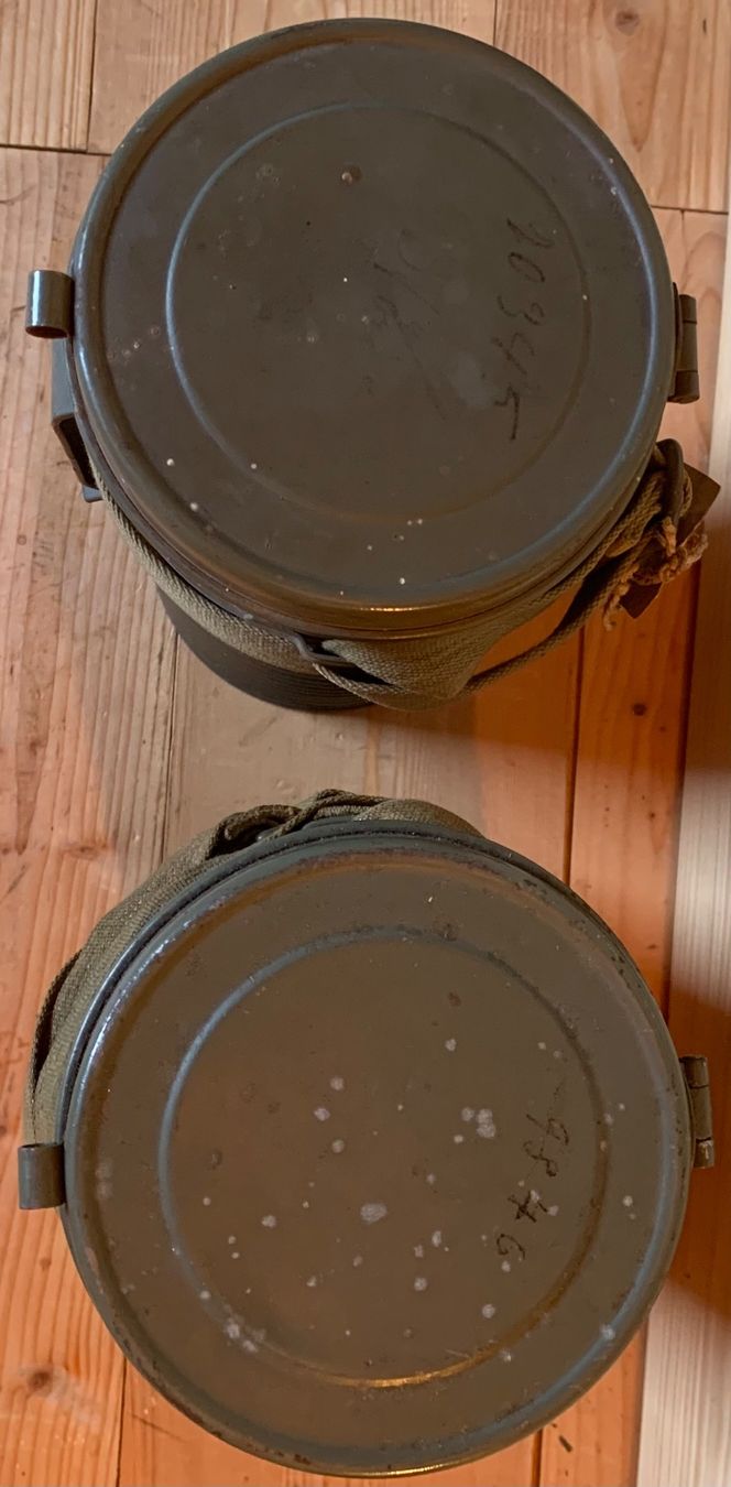 Visage & Oreilles: 2 Gasmasken der SBB mit Büchse – D'occasion à Goldingen par Bergler012 9