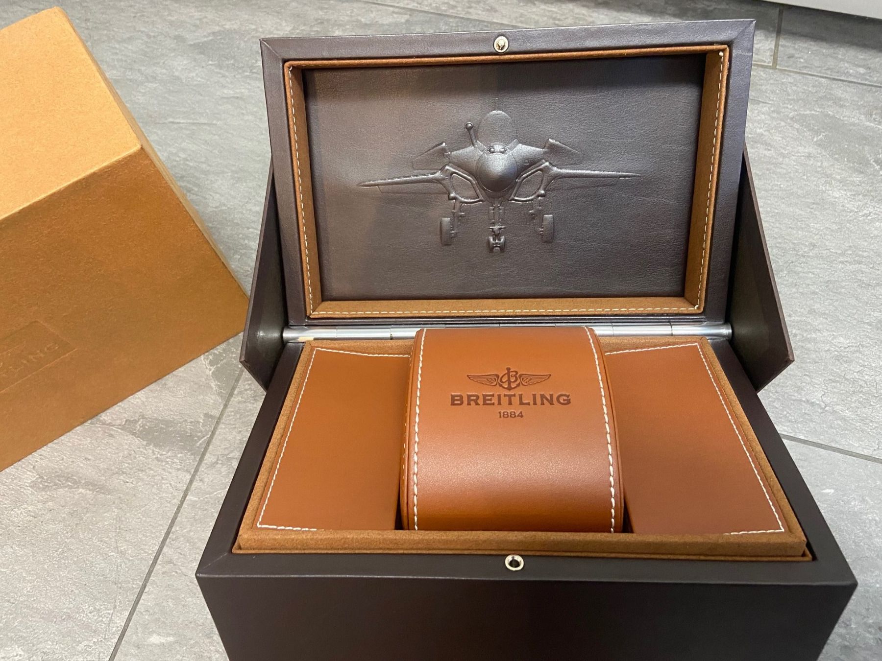 Breitling Scatole porta orologi: Breitling Box, Case XL (Large) sehr selten Navitimer – Nuovo (secondo la descrizione) da Grenchen venduto da chaga1234 1