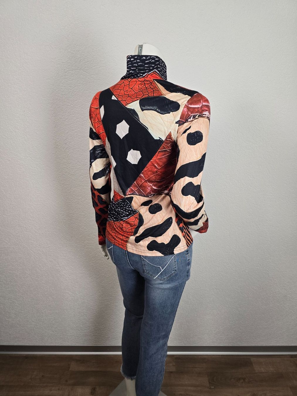 Top: Pull patchwork graphique T-M Neuf – Nuovo e nell'imballaggio originale da Les Verrières venduto da kitel79 8
