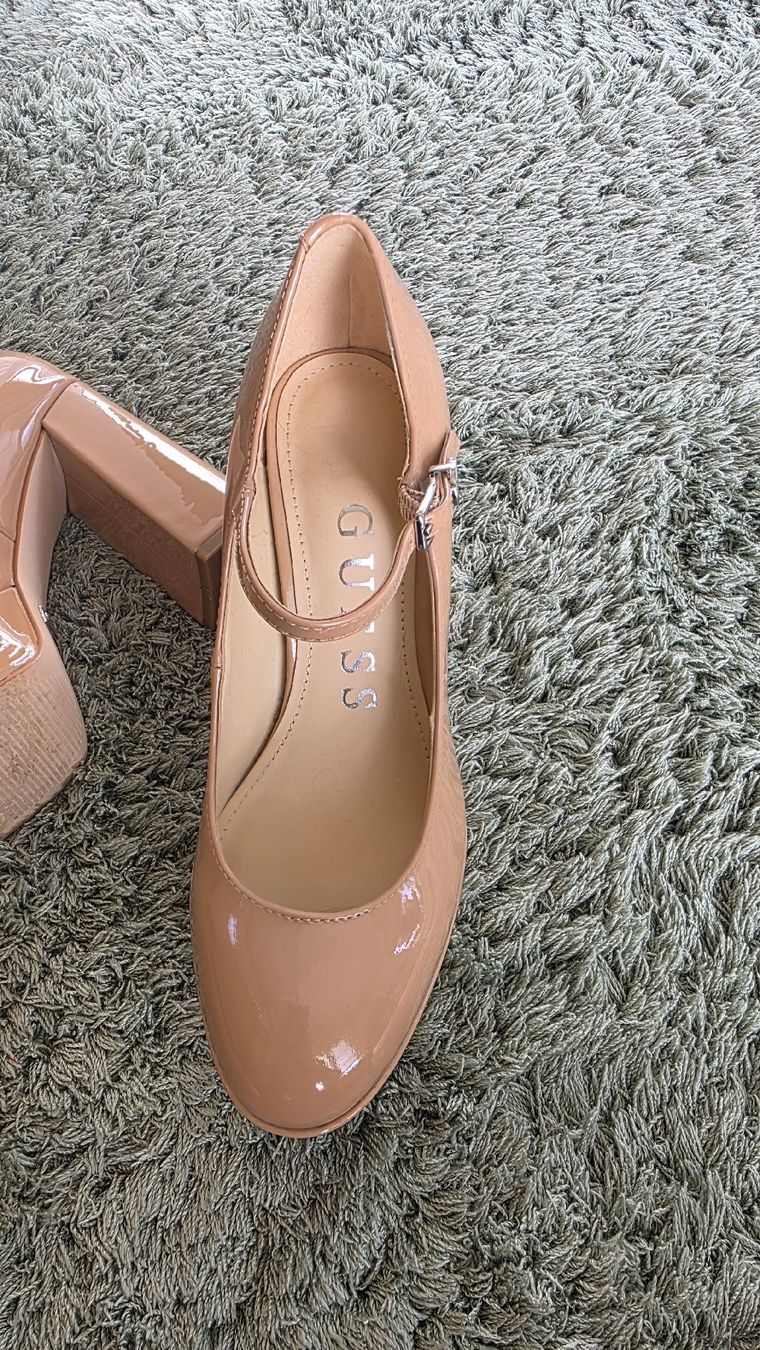 Guess Scarpe da donna: Wunderschöne Highheels Guess, Neu – Nuovo (secondo la descrizione) da Hunzenschwil venduto da Ananas132 2