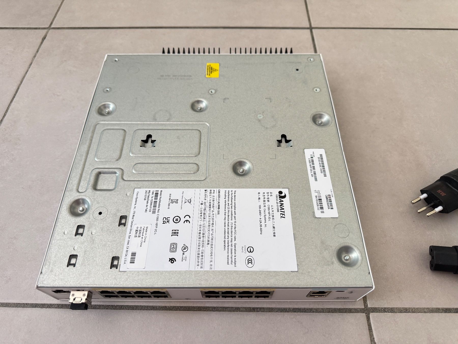 Cisco Hubs & Switches: Cisco Catalyst C1000-16FP-2G-L Switch professionnel PoE+ – Gebraucht aus Geneve von iBest 5