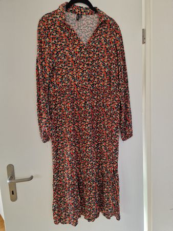 Kleid 🌸 neu von Vero Moda Grösse S
