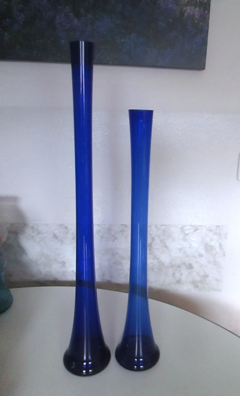 Vase & Récipients: 2 blaue Glasvasen – D'occasion à Sementina par babucia