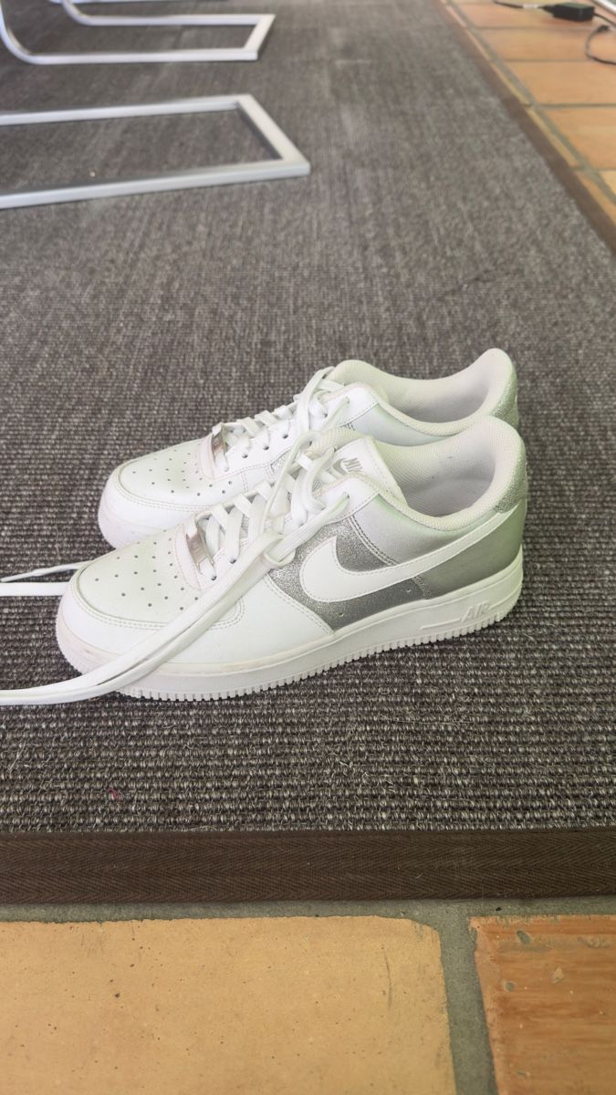 Chaussures femmes: Nike Air Force – Neuf (Voir description) à Oberrohrdorf par rsc_f9z7