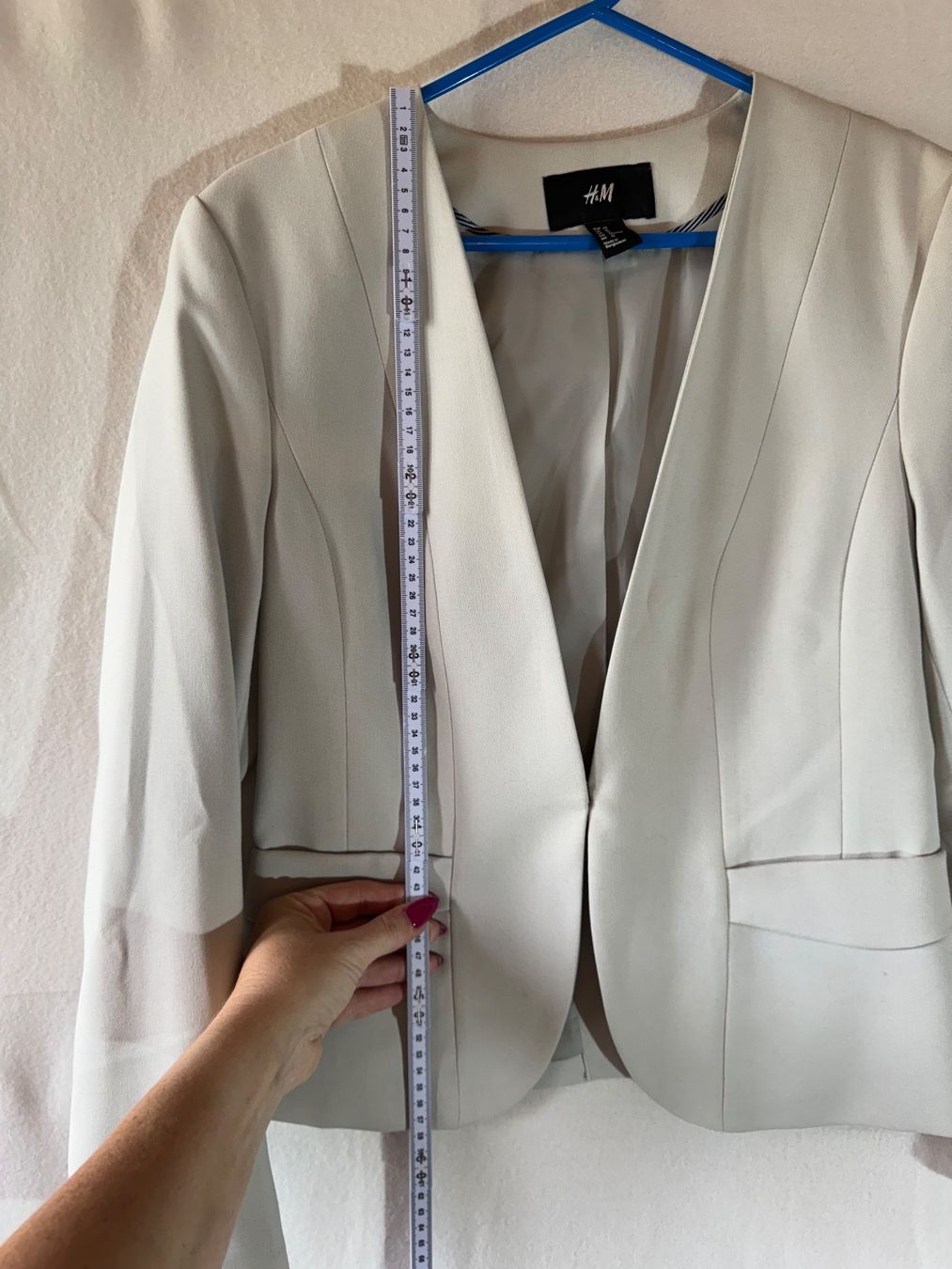 H&M Giacche: Hellgrauer Blazer von H&M Gr. 40 – Usato da Grosswangen venduto da second_hand_dress 4