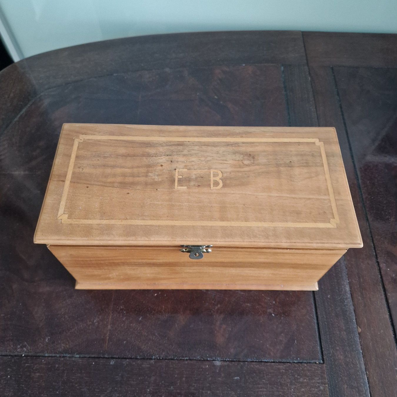 Portagioie: Holzkästli, Vintage Schmuckschatulle mit Initialen EB – Usato da Birr venduto da sen_8djr 1