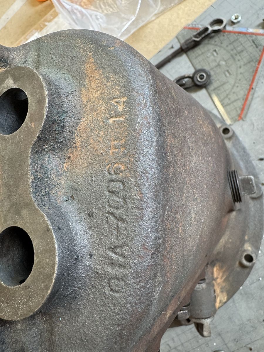 Ford Tutti pezzi di ricambio auto: Getriebe Glocke 1940er Ford zu Flathead V8 – Difettoso da Winterberg ZH venduto da Motti5 3