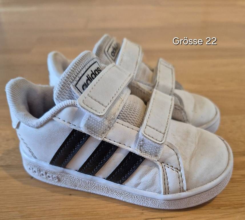 Scarpe per ragazzi: ADIDAS Schuhe Gr. 22 – Usato da Wabern venduto da ale_qdf8