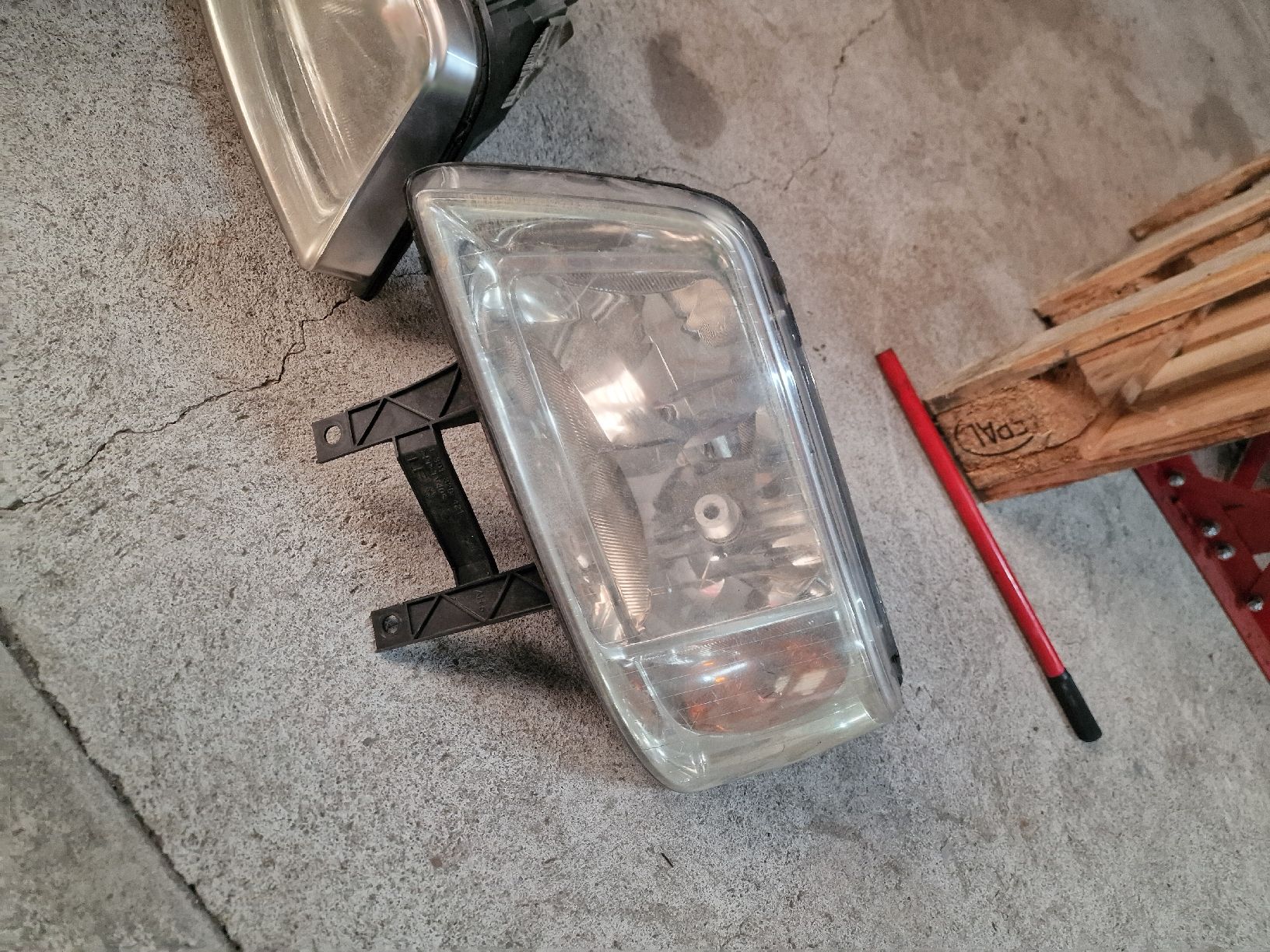 VW Fari: Scheinwerfer zu VW T5  – Usato da Mols venduto da L.M.123 1