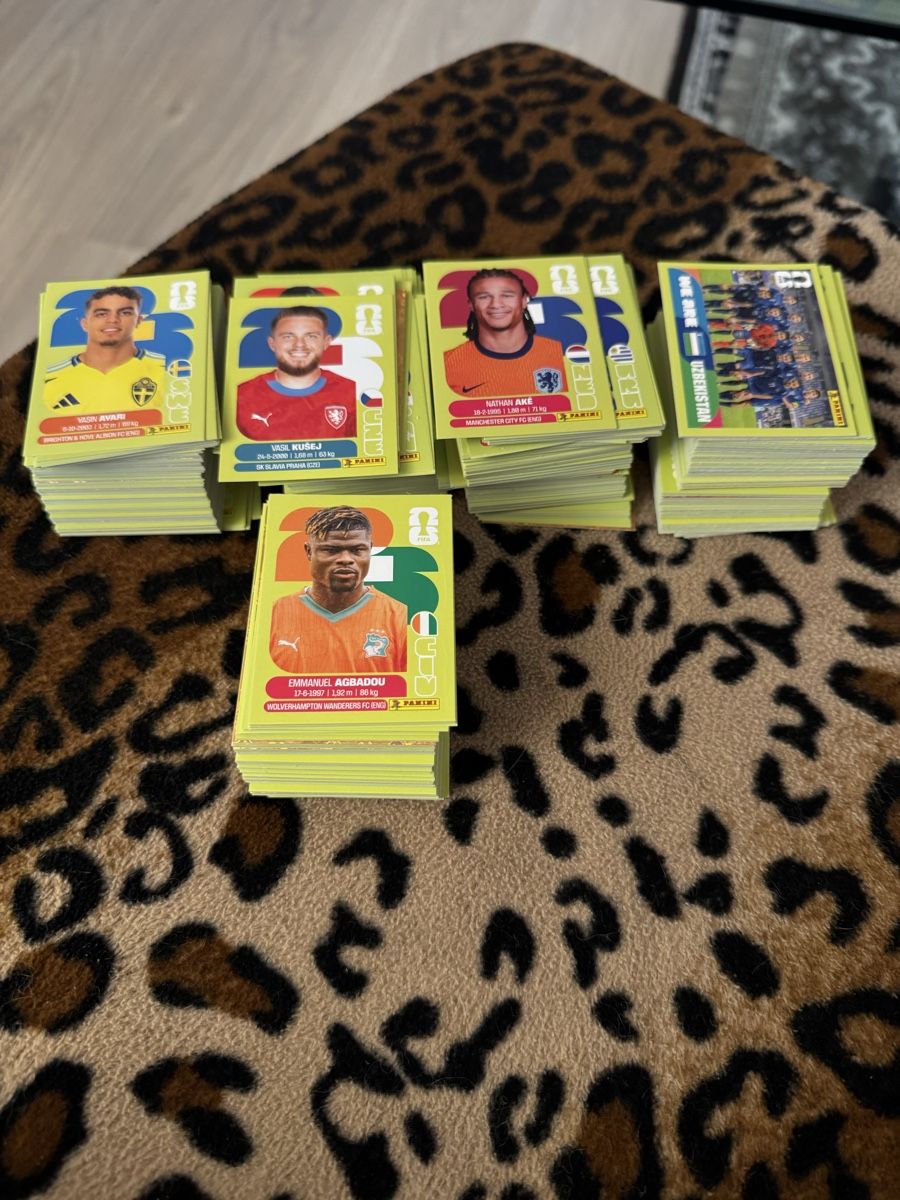 Panini Sammelbilder & Trading cards: Tauschen für extra stcker – Neu und originalverpackt aus Moosseedorf von gunman82
