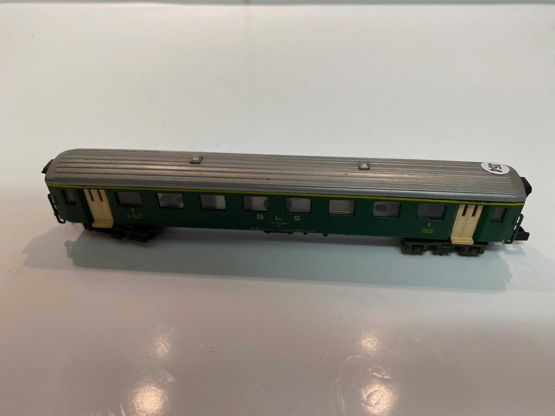 Arnold Modellini di ferrovie: Waggon Wagen BLS Arnold Spur N 354 – Usato da Kerzers venduto da tisyayasuBE 2