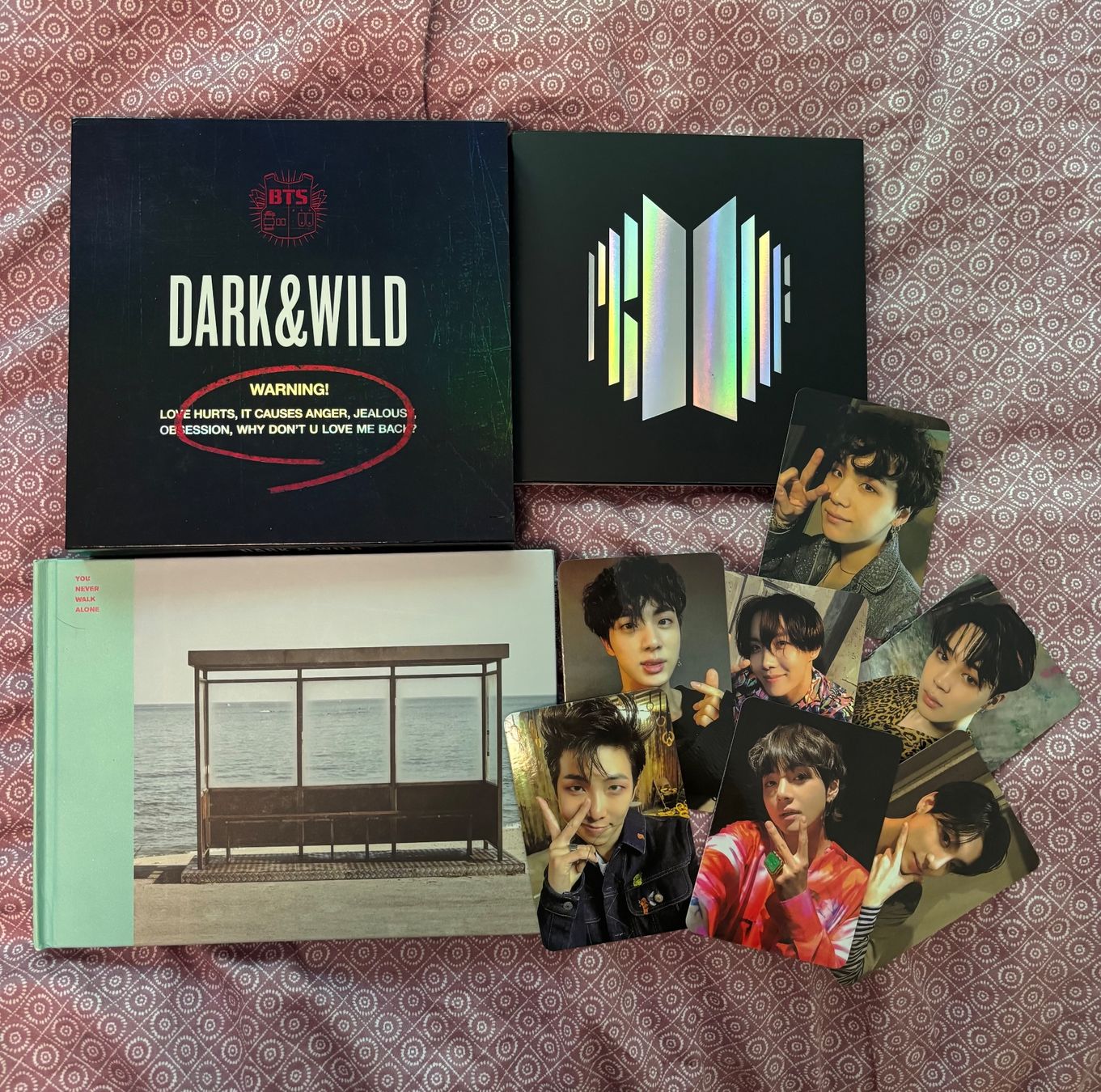 Alben: BTS album pack + photocard gift pack – Gebraucht aus Nyon von man_8pzr