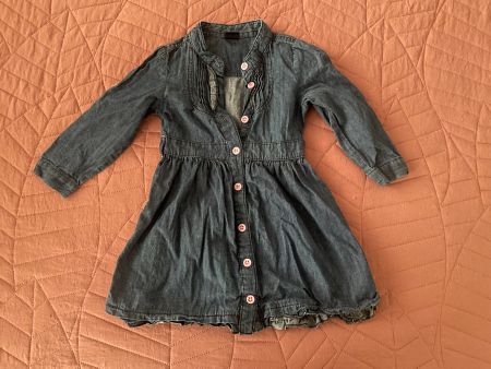 Jeanskleidchen mit rose Knöpfen