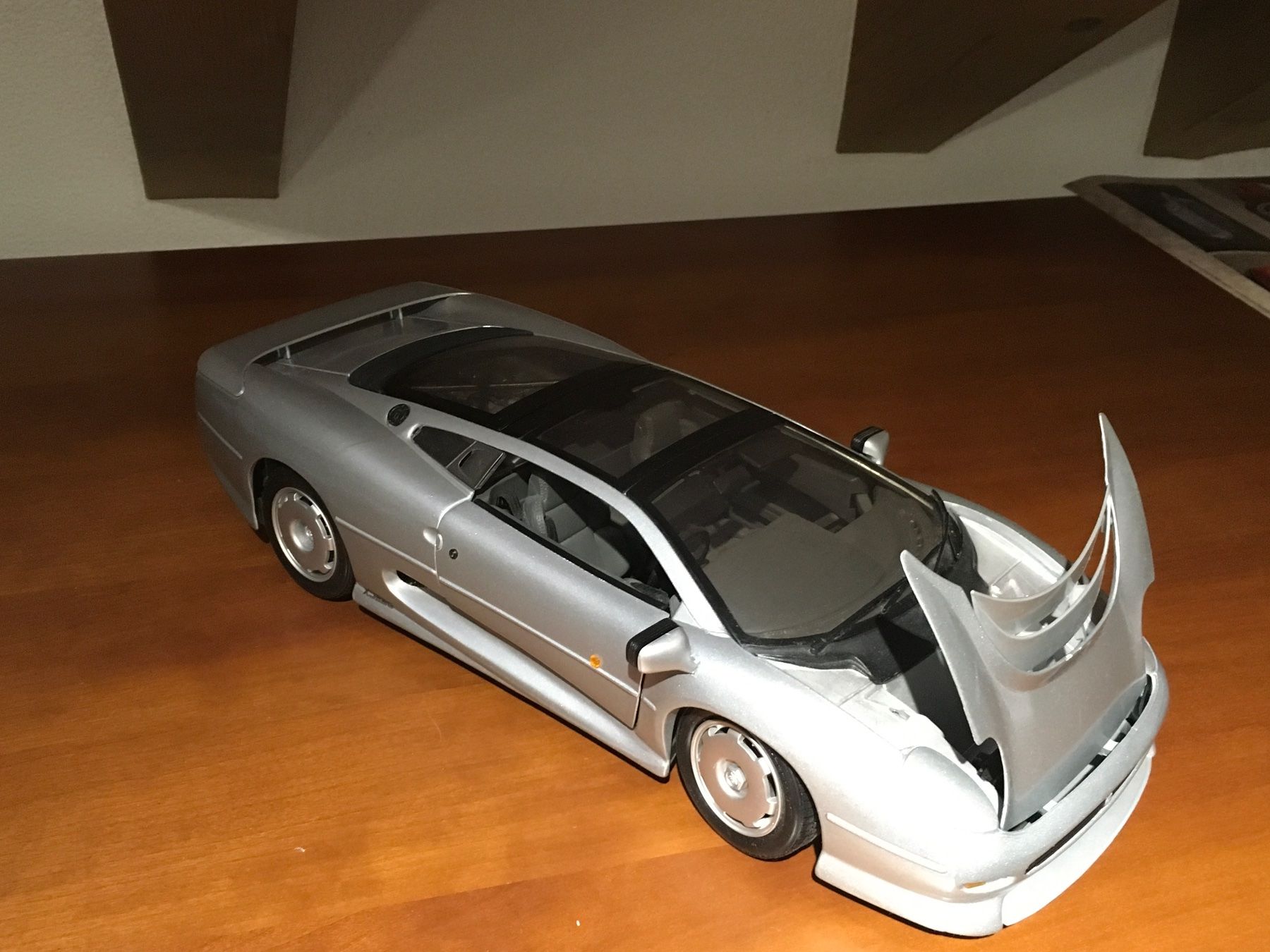 Jaguar Modellini d'auto: Jaguar XJ220 — 1/12 – Usato da Wohlen AG venduto da PrivatSammlung 4