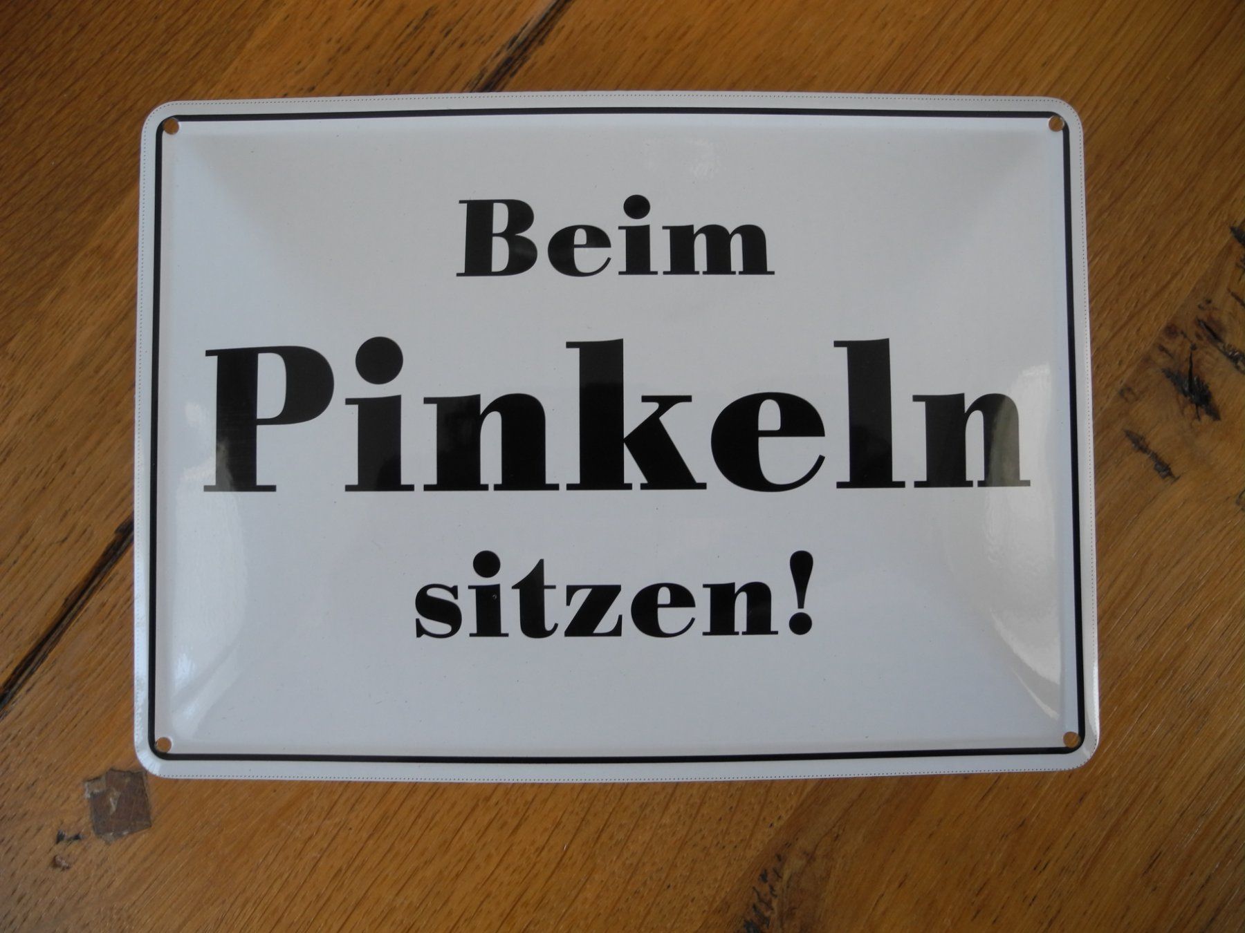 Insegne: BEIM PINKELN – Nuovo e nell'imballaggio originale da Reinach AG venduto da Huckleberrysix