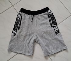 Kurze Hose Grösse 158