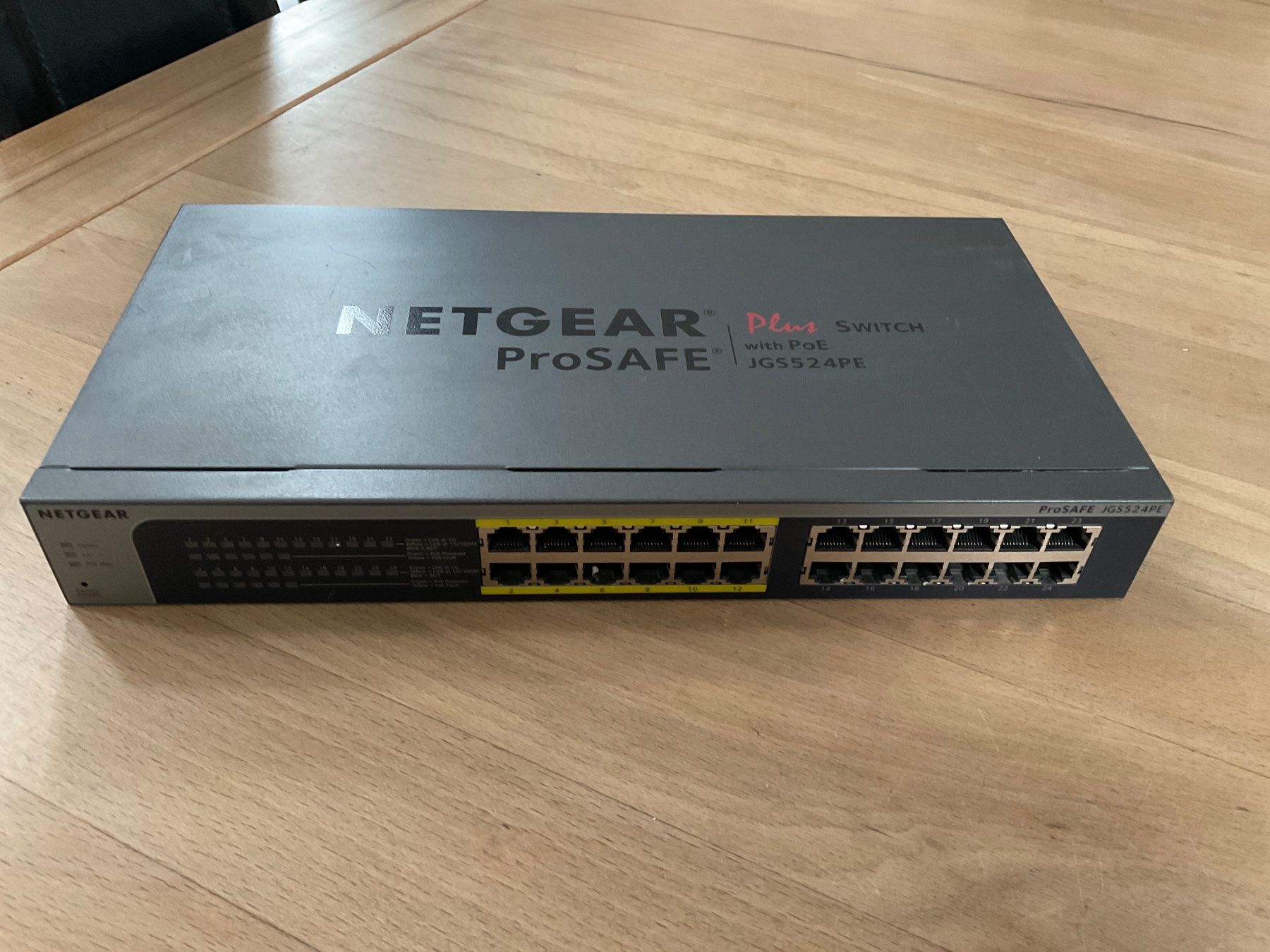 Netgear Hubs & Switches: NETGEAR ProSafe JGS524PE Plus Switch  with PoE – Gebraucht aus niederlenz von azl_vb9m