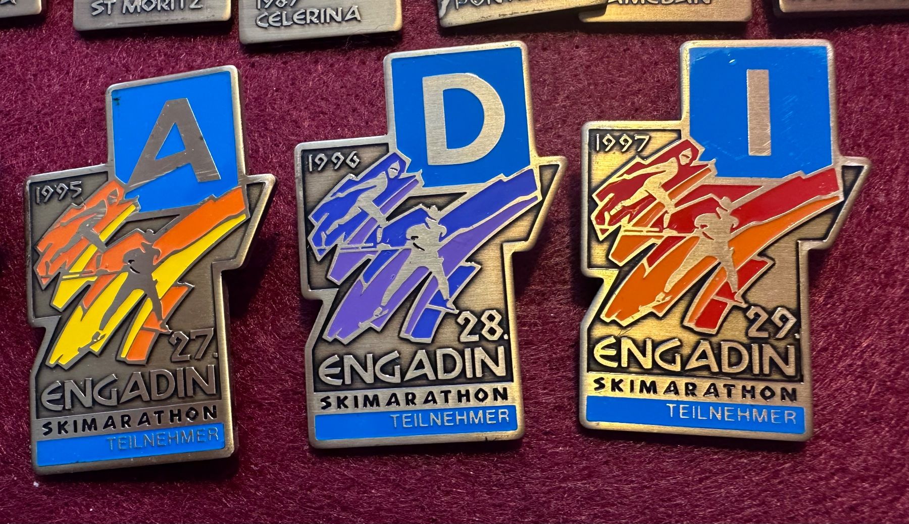 Medaglie: Engadin Skimarathon 24 Teilnehmer-Pin/Anstecker – Usato da Uster venduto da Wer_brauchts 3
