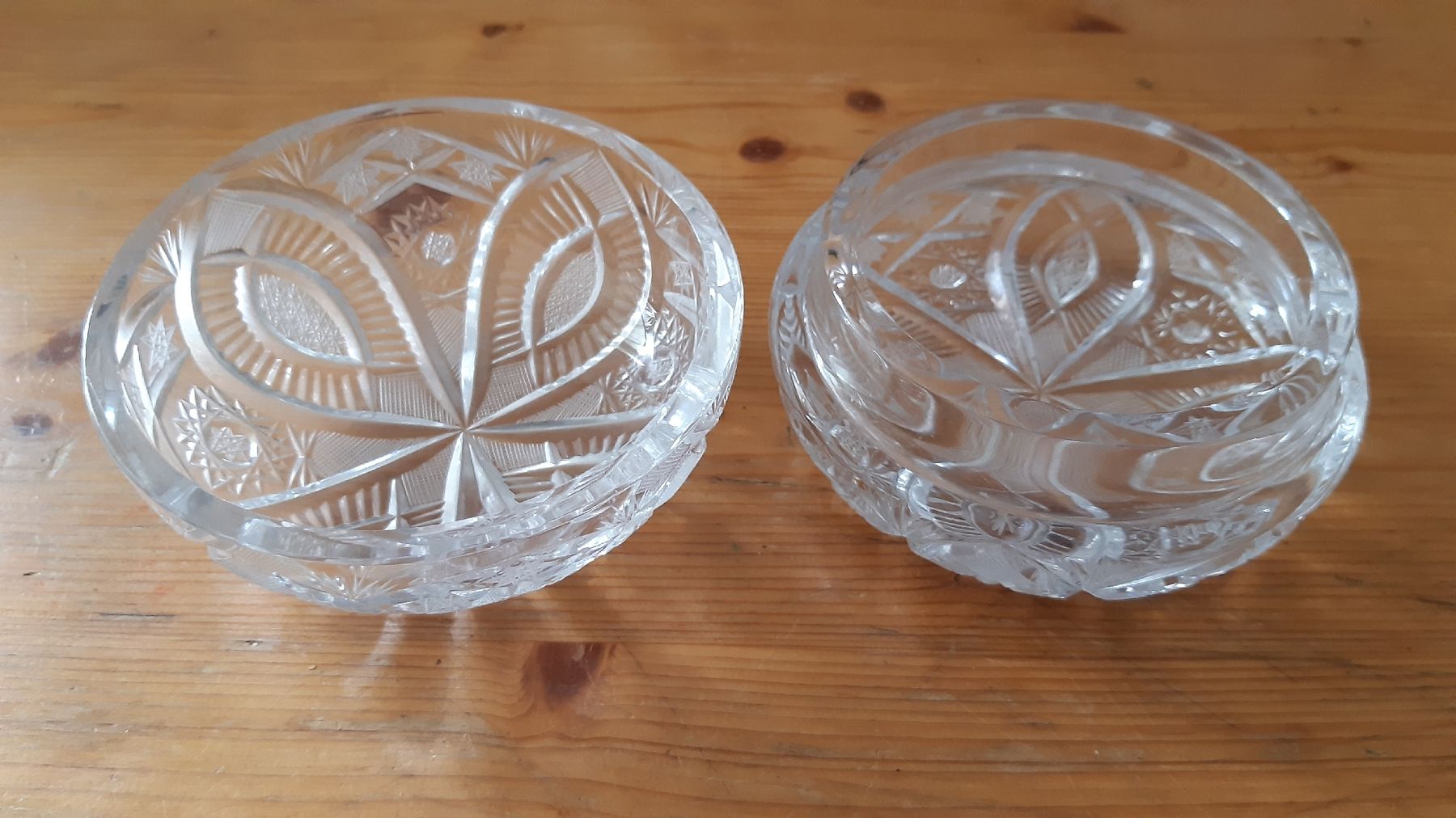 Bicchieri: Zuckerglasdose mit Deckel, Kristall 13cm Durchmesser – Usato da Oey venduto da Parkplatzbrocki 1
