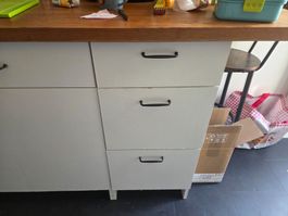Gebrauchte Kücheelemente mit Schubladen, Ikea, weiss.