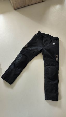 Motorradhose Richa KM, Schwarz, Protektoren EN1621-1, heraus