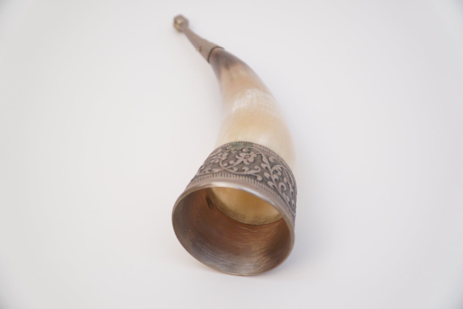 Tutte le decorazioni: Corne à boire décorative argentée, style médiéval – Usato da Bogis-Bossey venduto da VNT-GE.ch 1
