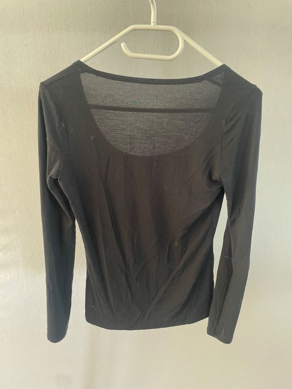 Blusen, T-Shirts & Tops: Schwarzes dünnes Langarmshirt, Basic Oberteil, Herbst Top, M – Gebraucht aus Wollerau von Poschro68 1