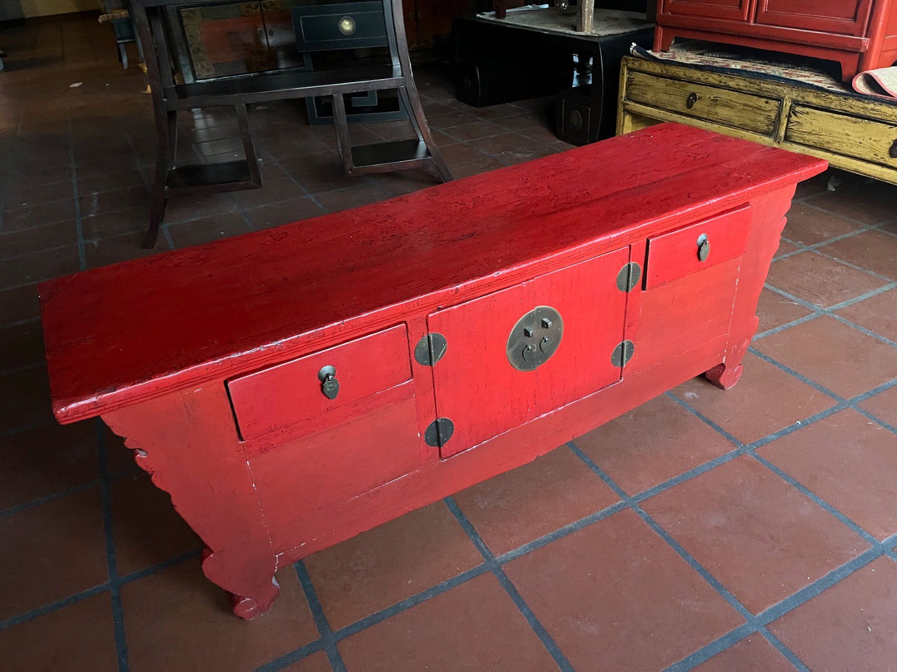 Cassettiere: Grosses, asiatisches Sideboard rot – Nuovo (secondo la descrizione) da Cham venduto da mjg1901 2