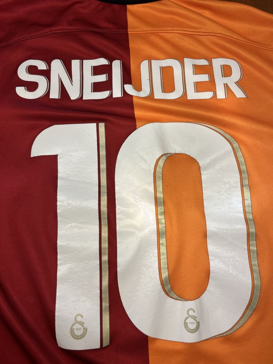 Galatasaray Canottiere & Pantaloni: Trikot Galatasaray Snejider#10 – Usato da Besenbüren venduto da eri_j8j6 3