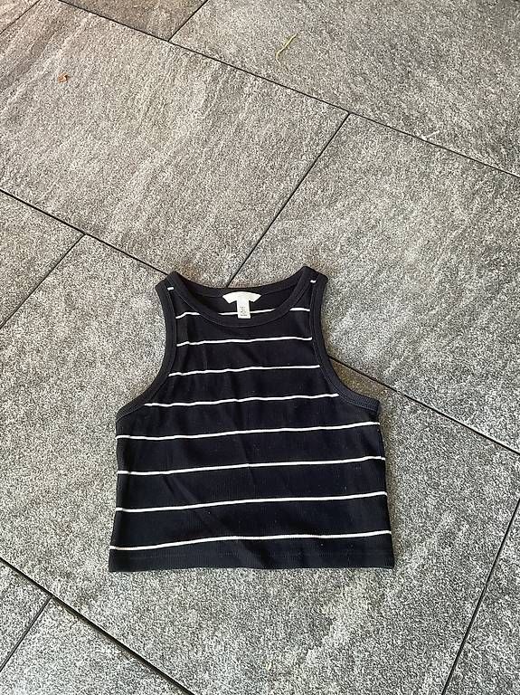 H&M Tops: Sommertop / Top - S - H& M - gestreift – Gebraucht aus St. Niklausen LU von Sundy01