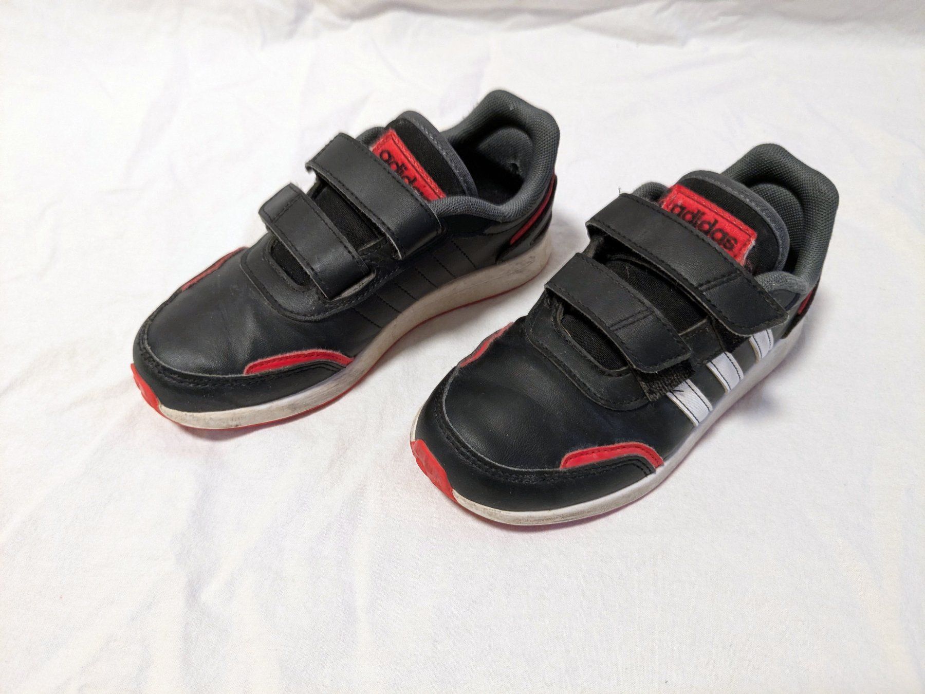 Adidas Schuhe für Jungen: Adidas Sneakers VS SWITCH 3 CF Schwarz/Rot Gr. 31 – Gebraucht aus Winterthur von in4matiker