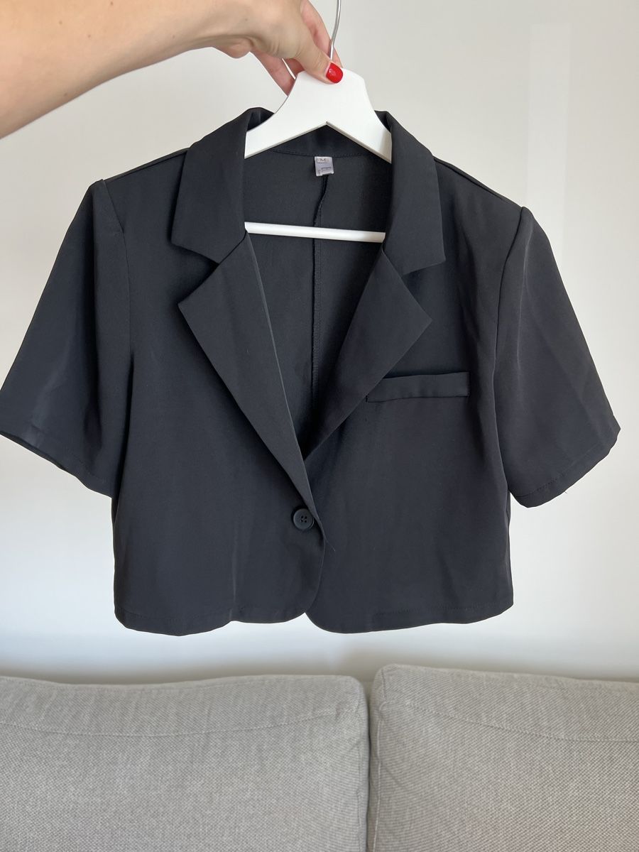 Boleros: Black cropped blazer short sleeve size M – Gebraucht aus Zürich von mps_9cp7