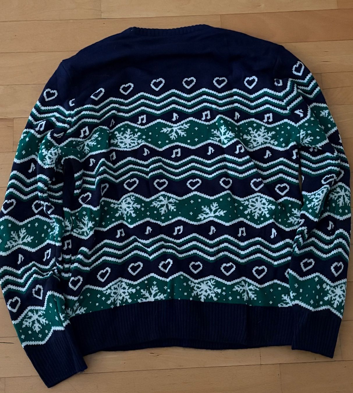 Pullover & Sweatshirts: Eurovision Weihnachtspullover – Gebraucht aus Egg b. Zürich von Luckybilly 2