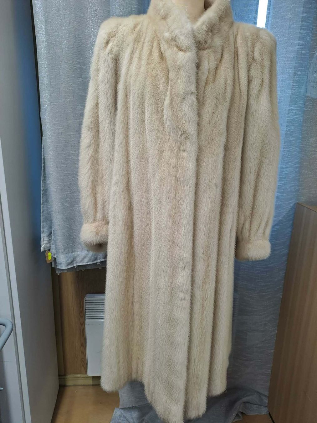 Cappotti: Manteau  Yves Saint Laurent – Usato da La Chaux-de-Fonds venduto da Emmaus2300CDF