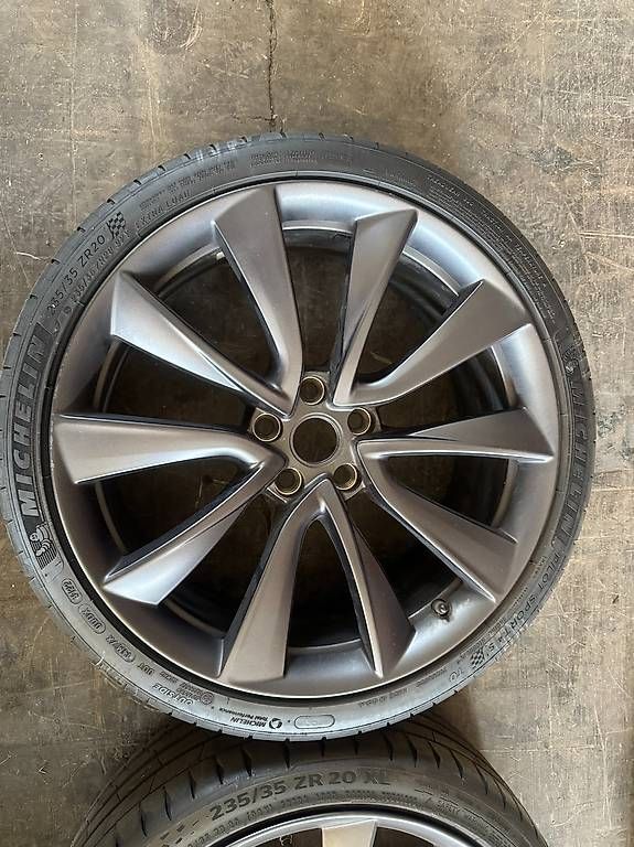 Pneumatici & Ruote complete: Tesla Model 3 20" Räder – Usato da Basel venduto da rav_csh6 3