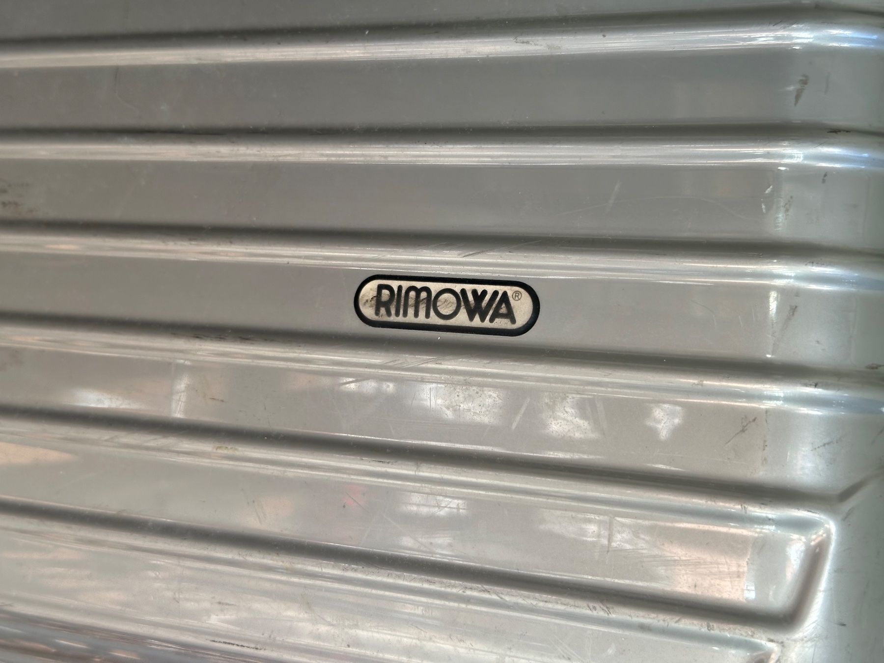 Rimowa Valises de voyage: Rimowa suitcase silver used – D'occasion à Zürich par lin_g7d6 2