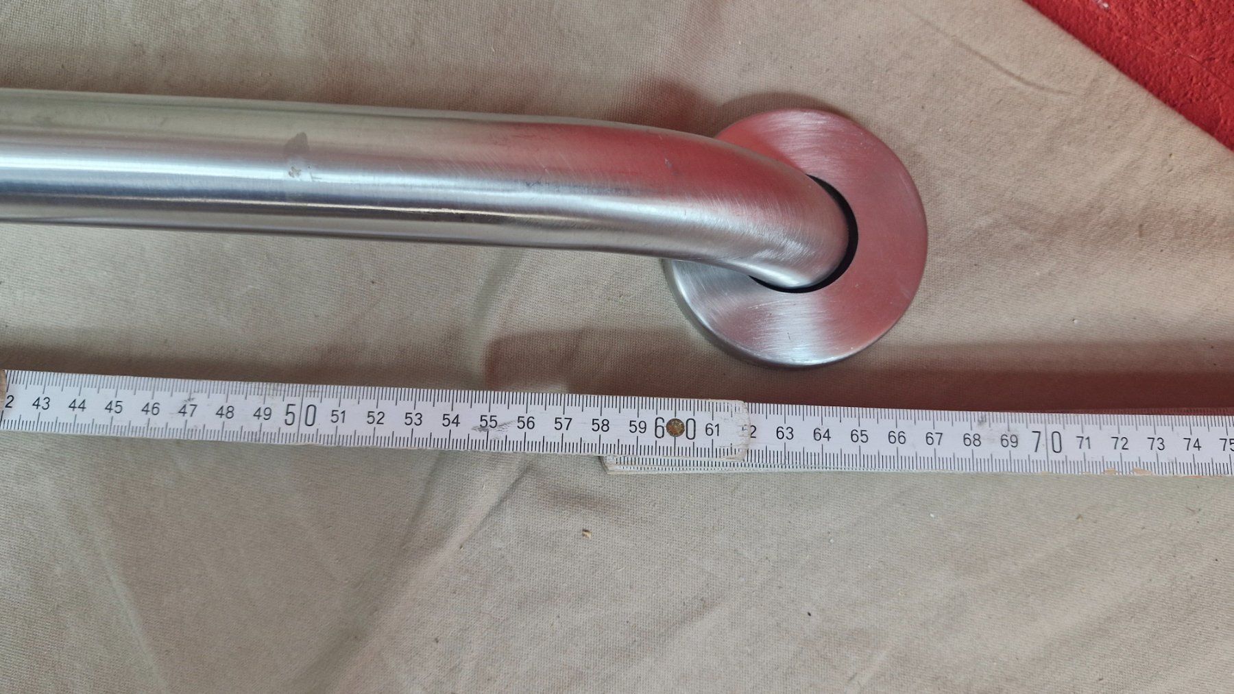 Geländer: Haltegriff WC oder Badewanne 66 cm (153) – Gebraucht aus Dorf von Zur-Lingg 1