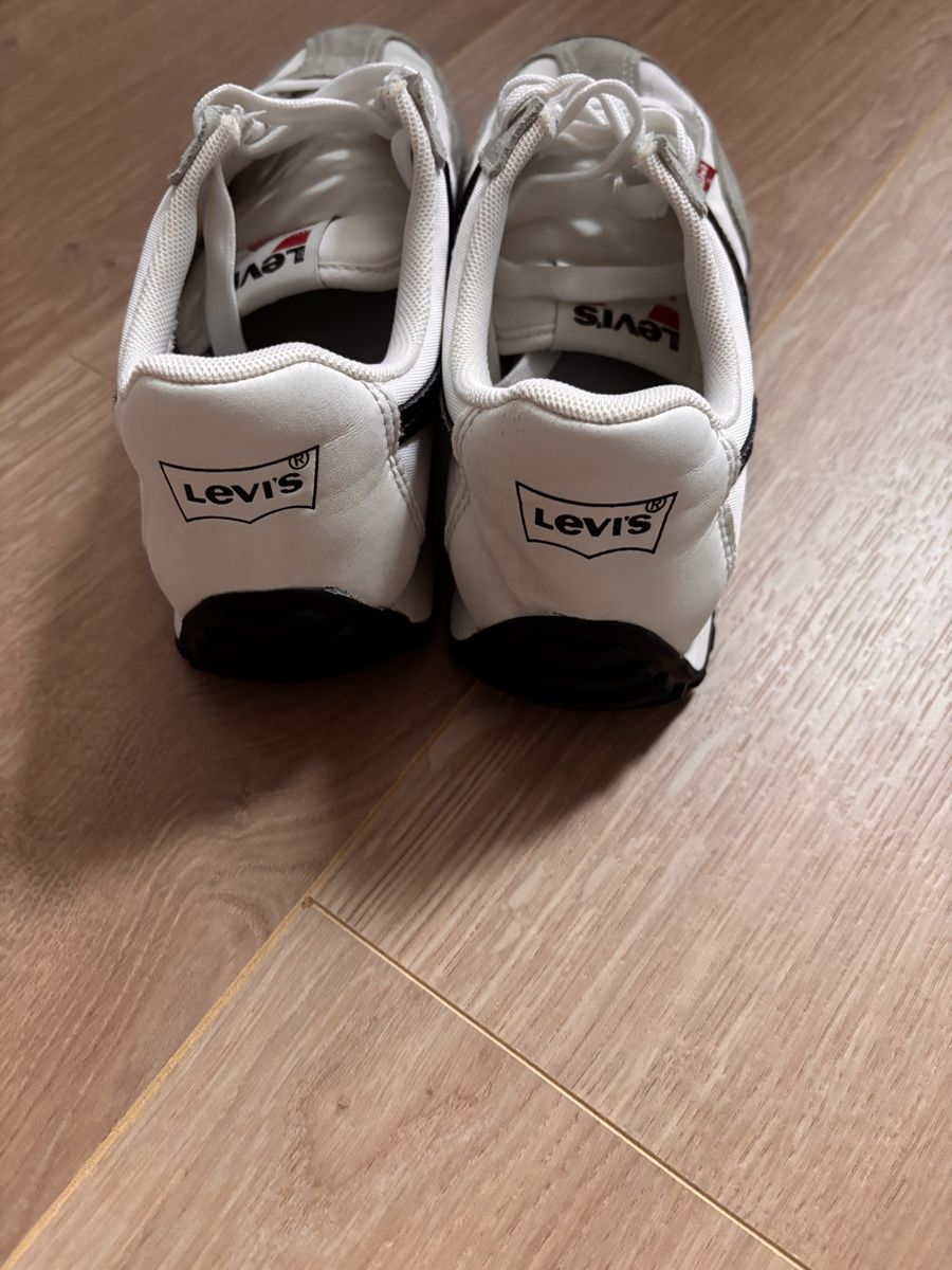 Levi's Scarpe per ragazzi: Levi's Sneaker retro Turnschuhe Grösse 40  – Usato da Weisslingen venduto da Yuna123 1