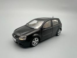 VW Golf V 1:43 Schwarz Uni neu OVP