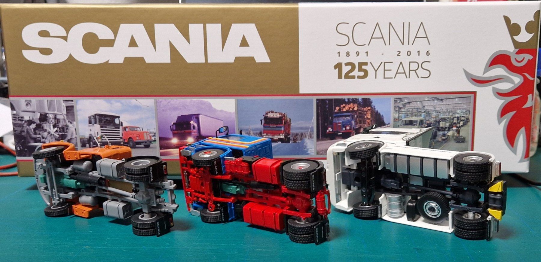 Scania Voitures modèles: Scania LKW Jubiläumsmodellset – Neuf (Voir description) à Hausen AG par Fjf130 2