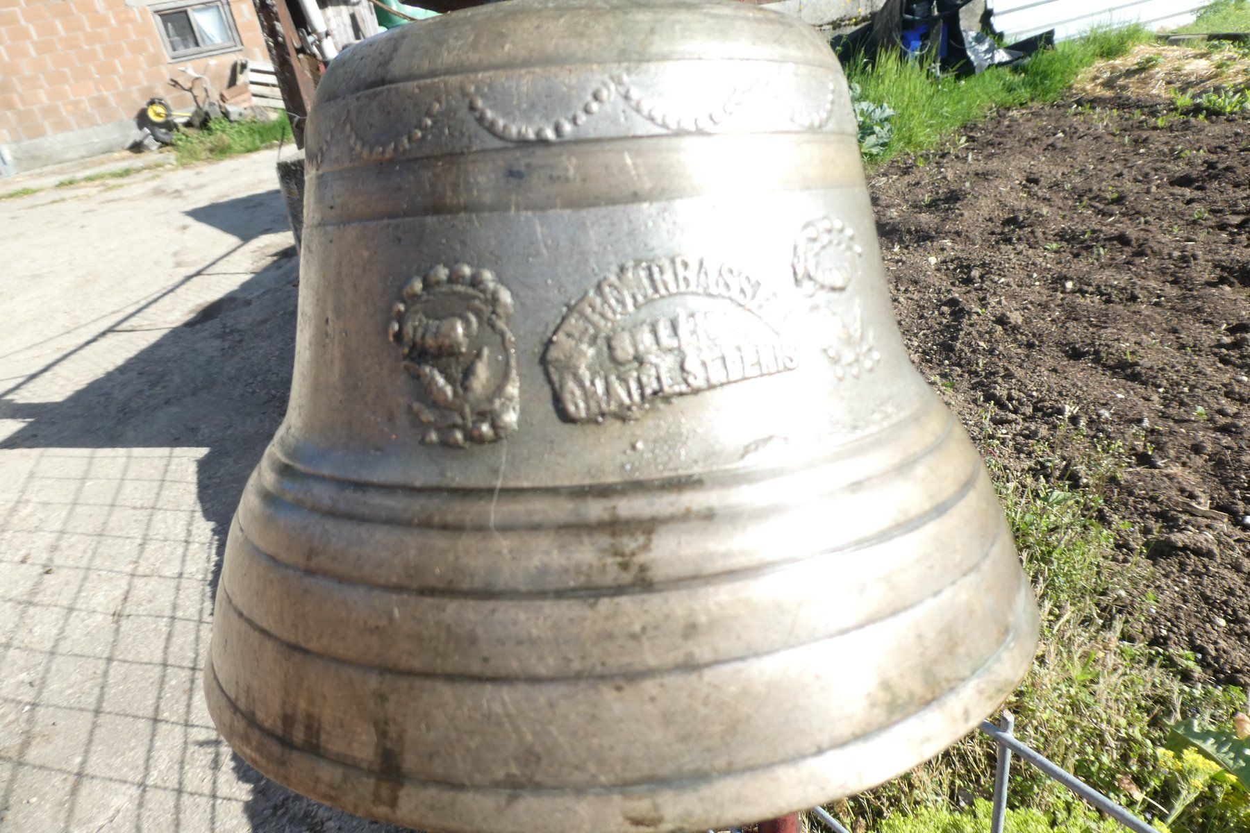 Campanacci mucche: Cloche Rohrbasser .Chatel ST denis – Usato da Fontaines NE venduto da monloisir 1