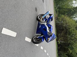 Yamaha YZF R1
