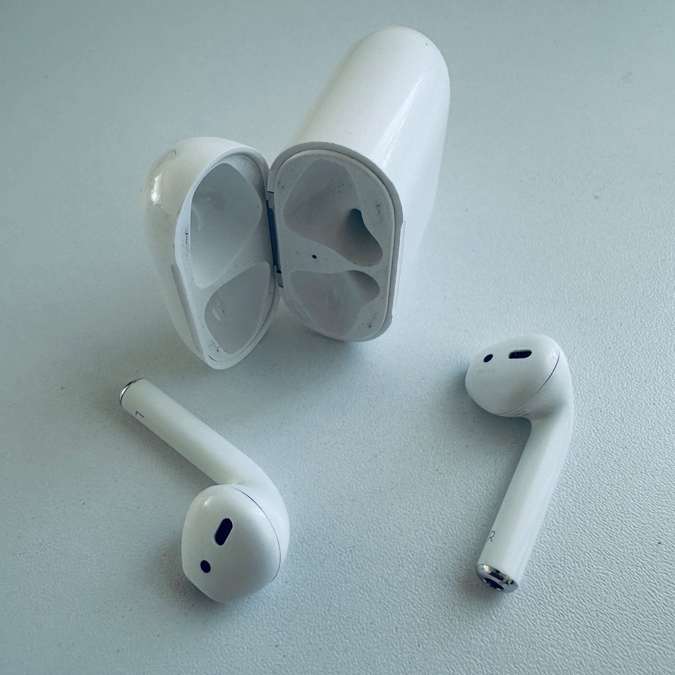 Apple Cuffie: Original Apple AirPods 2 Kopfhörer Wireless Lightning Kabel – Usato da Basel venduto da MY.AIRPODS.SHOP 5