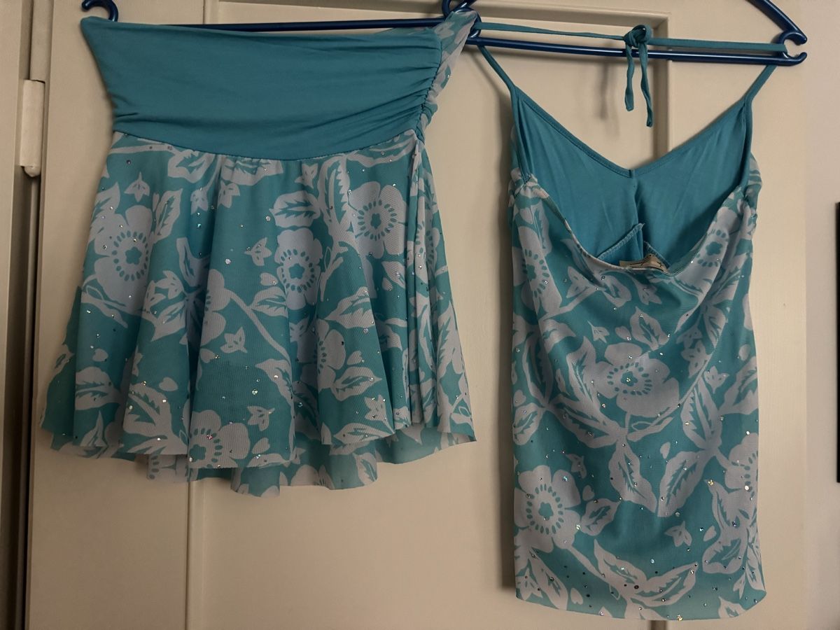 Tops: Top und Rock set 2 Teilig – Gebraucht aus Schaffhausen von  1